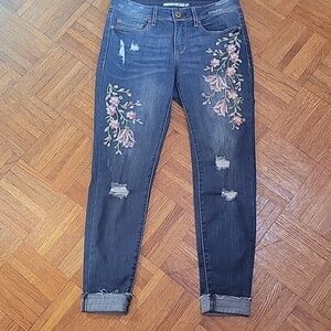 American Rag Floral Embroidered Rolled Cuff Denim Jeans SIZE 5 JUNIORS Stretch